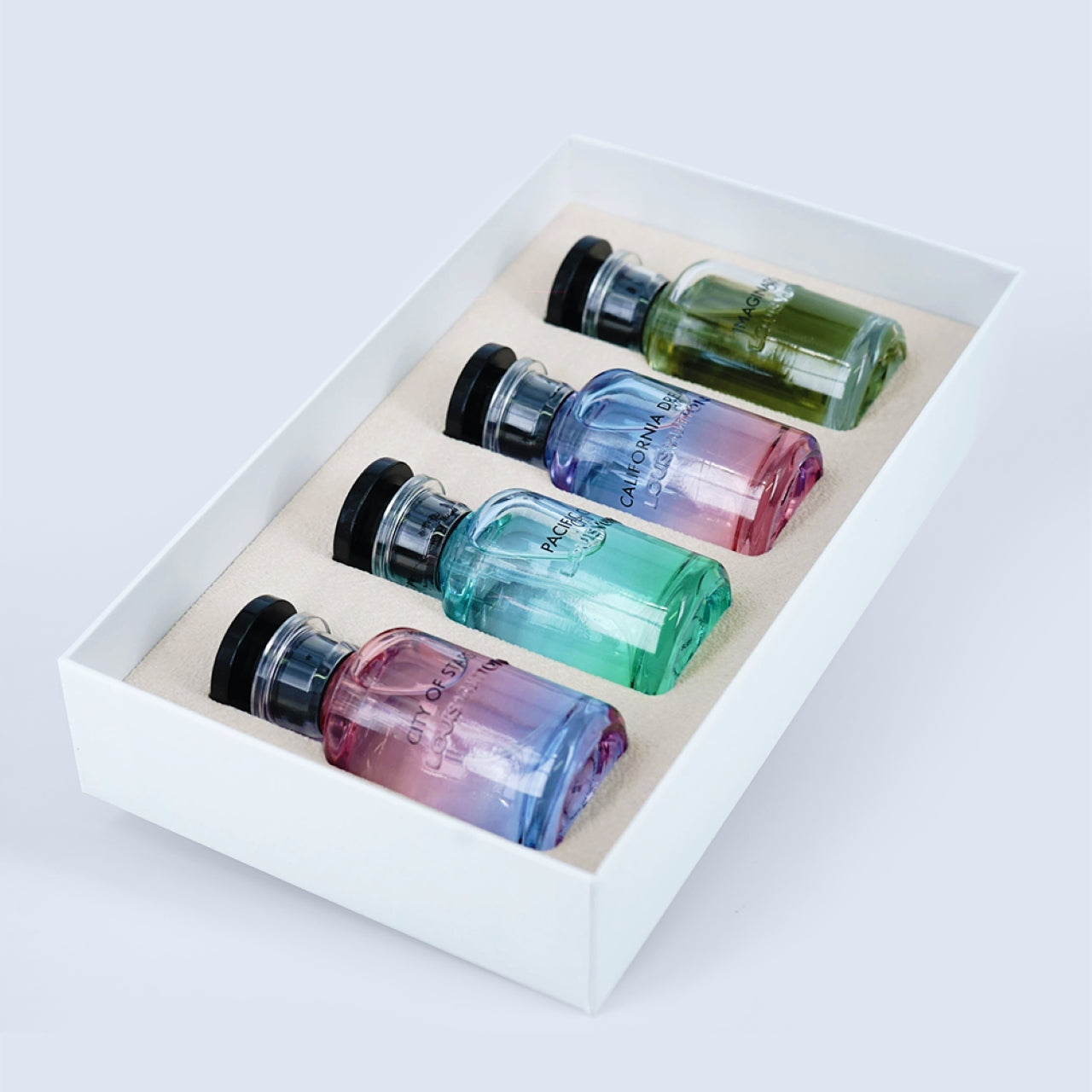 LOUIS VUITTON 4-PIECES SET
